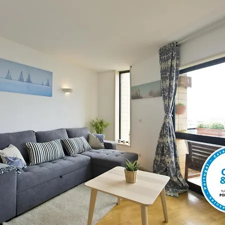 Host Wise - Amazing Comfy Flat With Balcony *