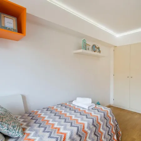 Host Wise - Amazing Comfy Flat With Balcony *