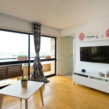 Host Wise - Amazing Comfy Flat With Balcony