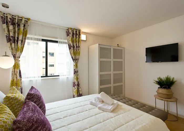 Host Wise - Amazing Comfy Flat With Balcony Apartamento